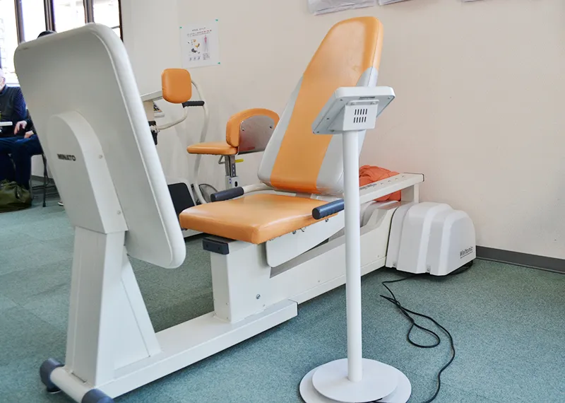 リハビリ機器レッグプレス