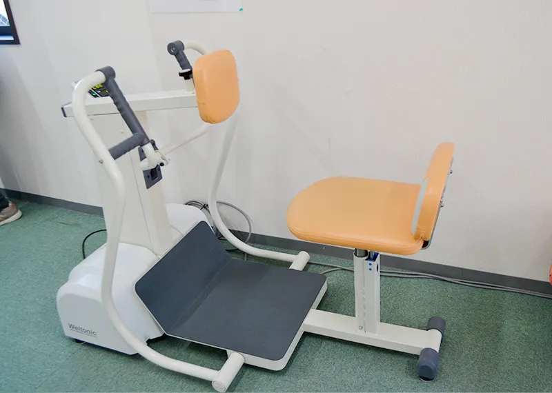 リハビリ機器レッグプレス